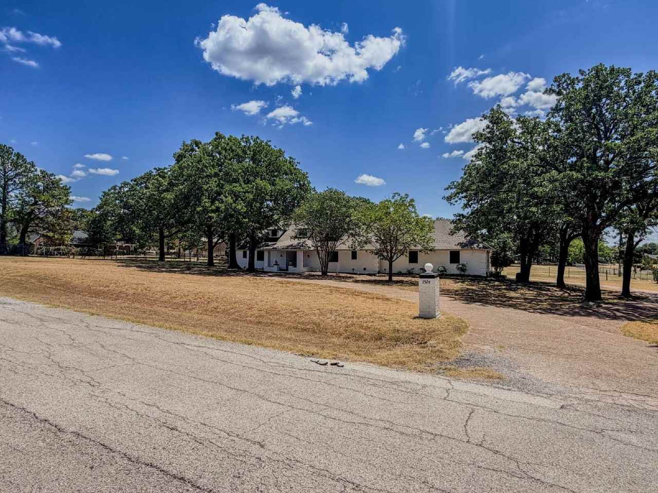 2524 Mockingbird Rd - Photo 4 of 50