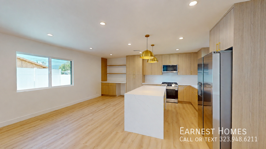 16701 Chatsworth St - Photo 4 of 27