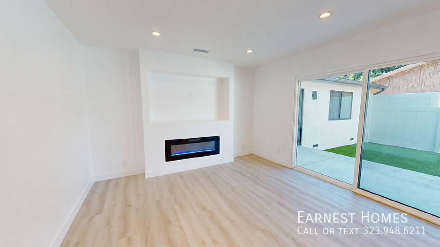 16701 Chatsworth St - Photo 6 of 27