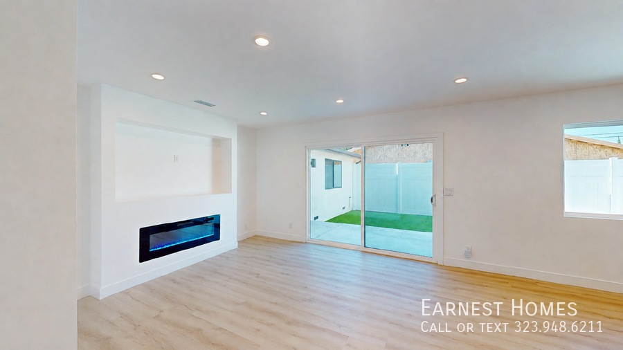 16701 Chatsworth St - Photo 7 of 27