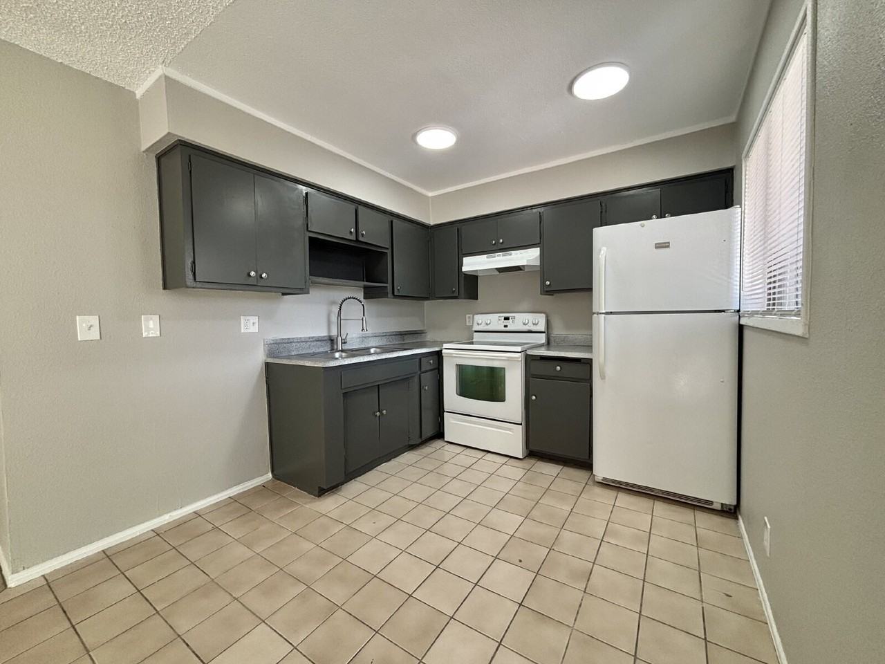3350 Cambridge St #4 - Photo 2 of 6