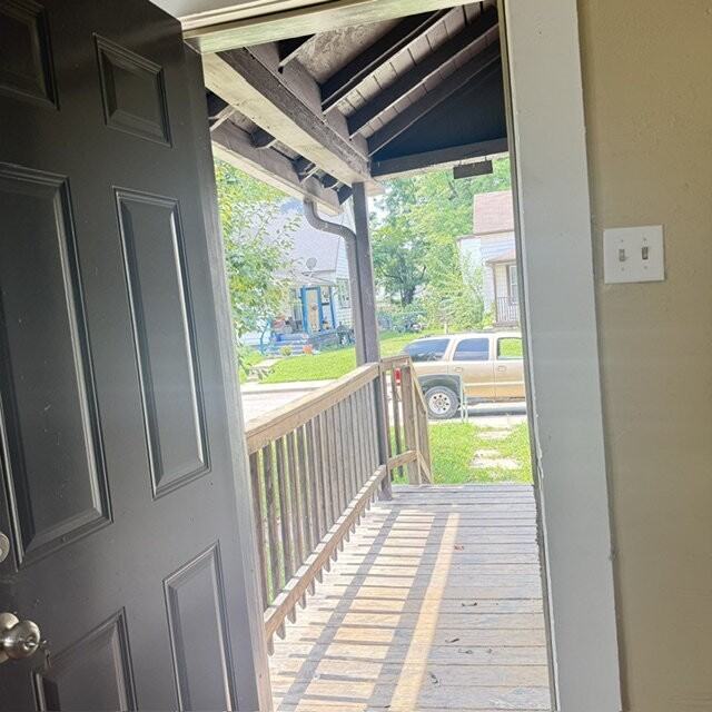 225 Trowbridge St - Photo 4 of 6