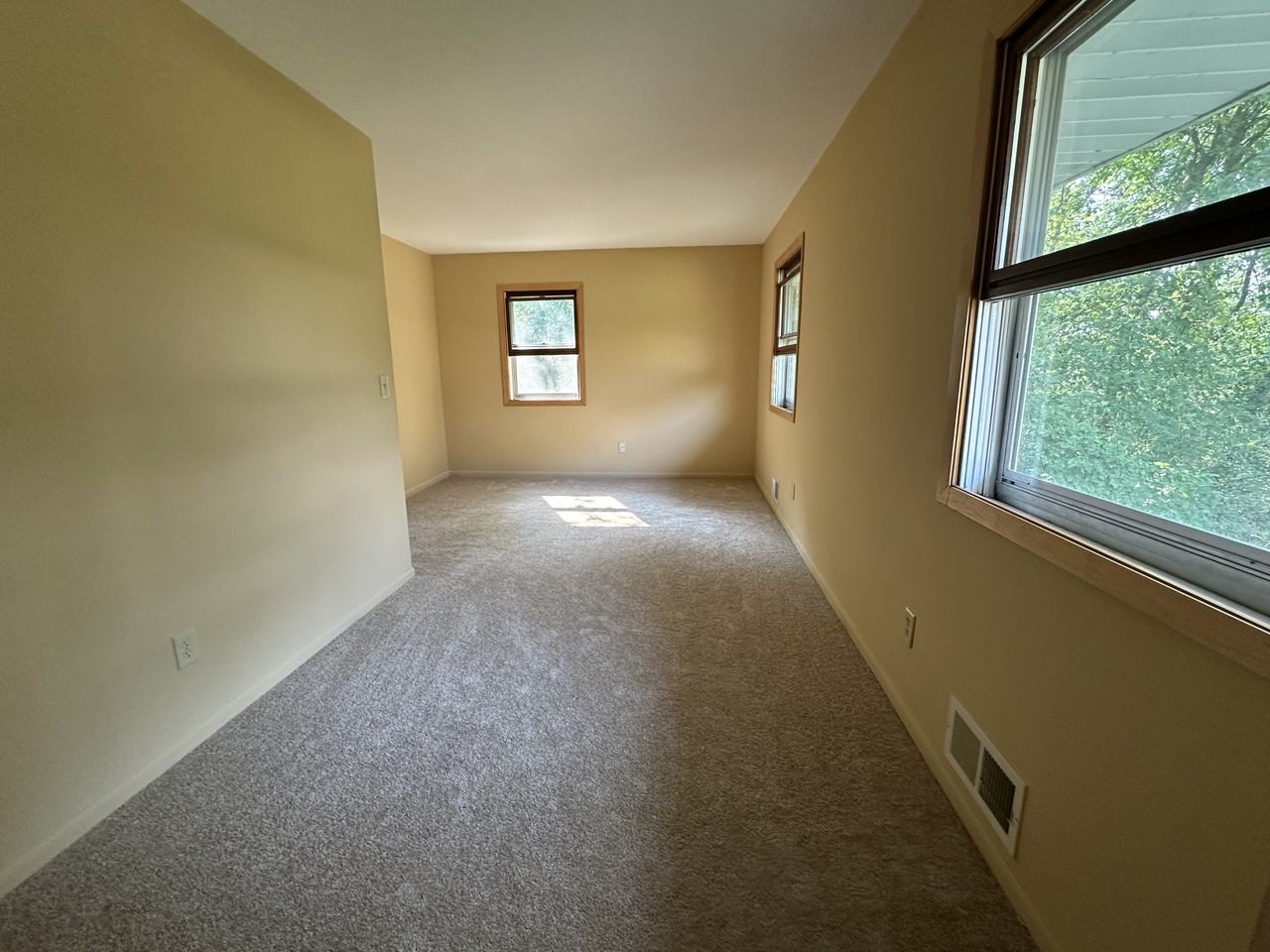 9925 170th St E - Photo 3 of 10