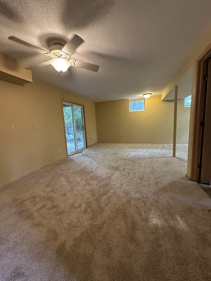 9925 170th St E - Photo 5 of 10