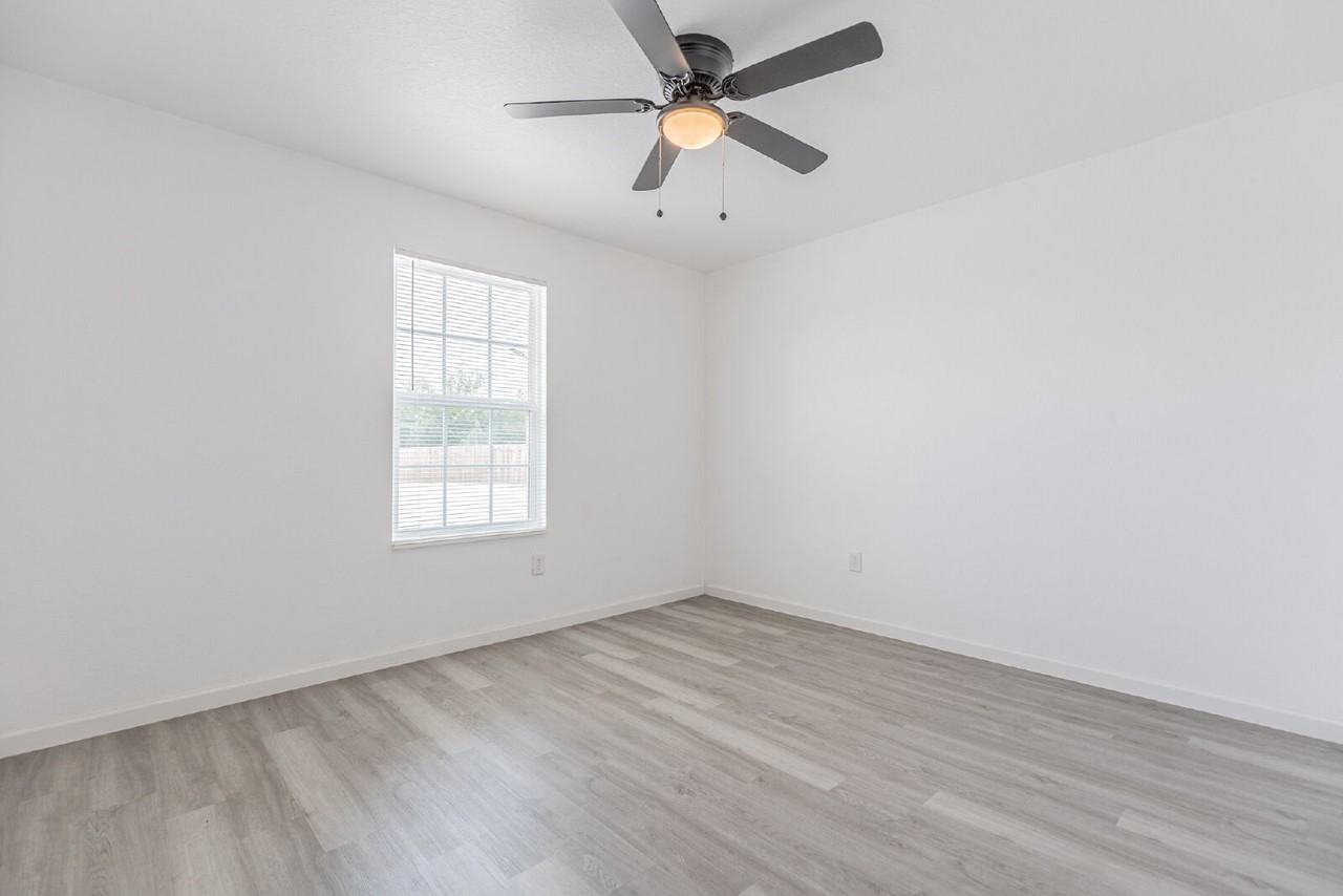 1010 County Road 4516 - Photo 6 of 28