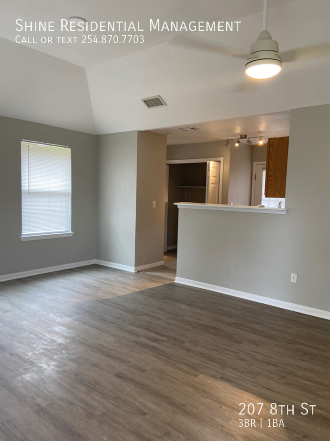 207 8th St - Photo 2 of 7