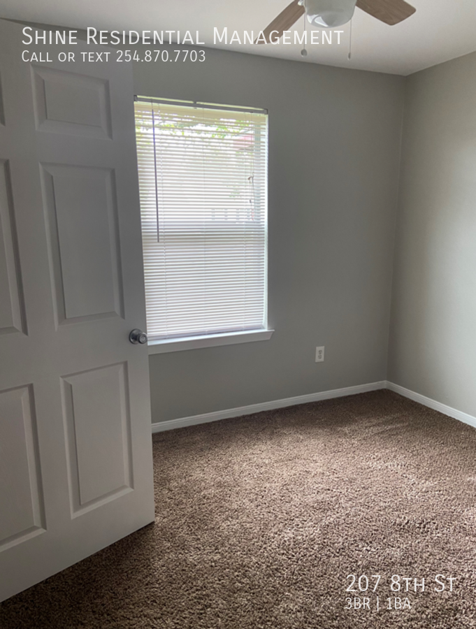 207 8th St - Photo 4 of 7