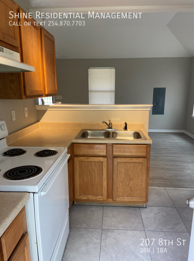 207 8th St - Photo 6 of 7