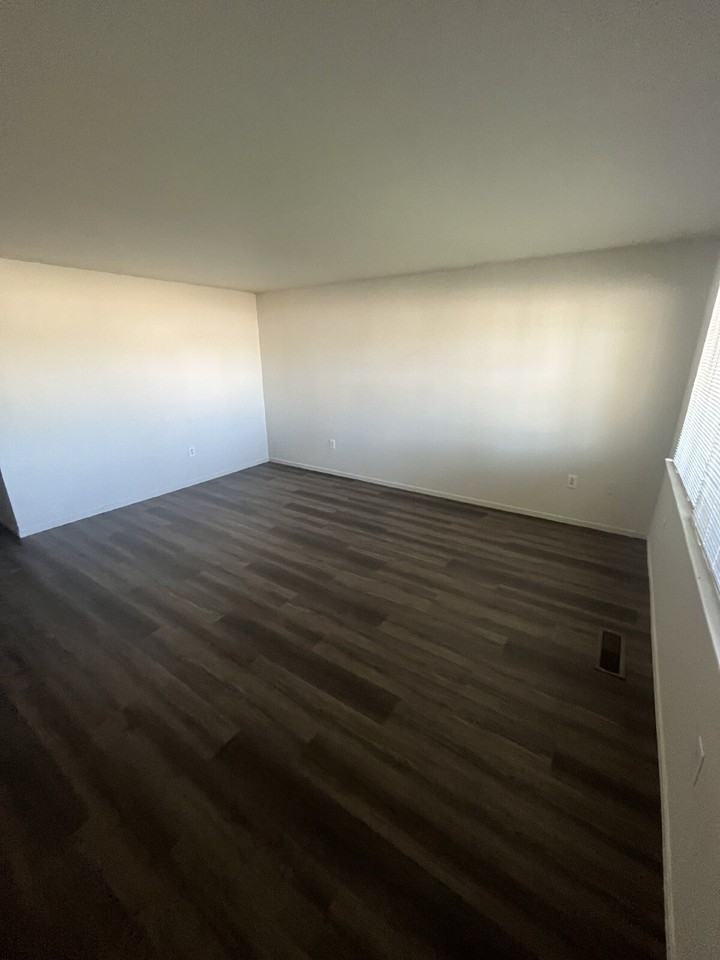 271 Riverboat Rd - Photo 3 of 8