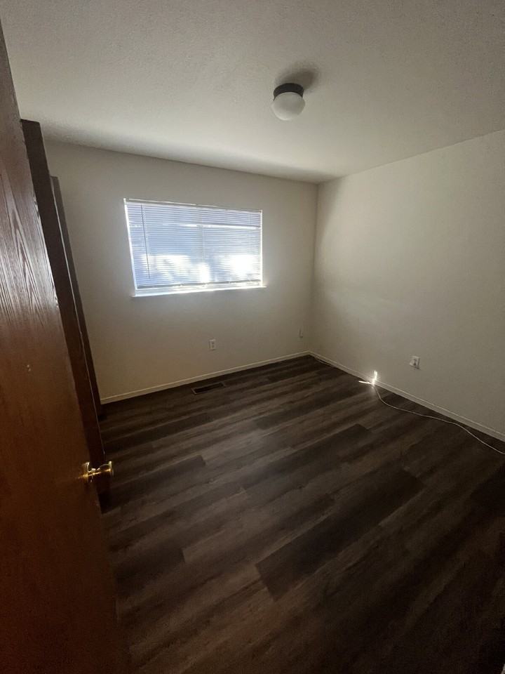 271 Riverboat Rd - Photo 7 of 8