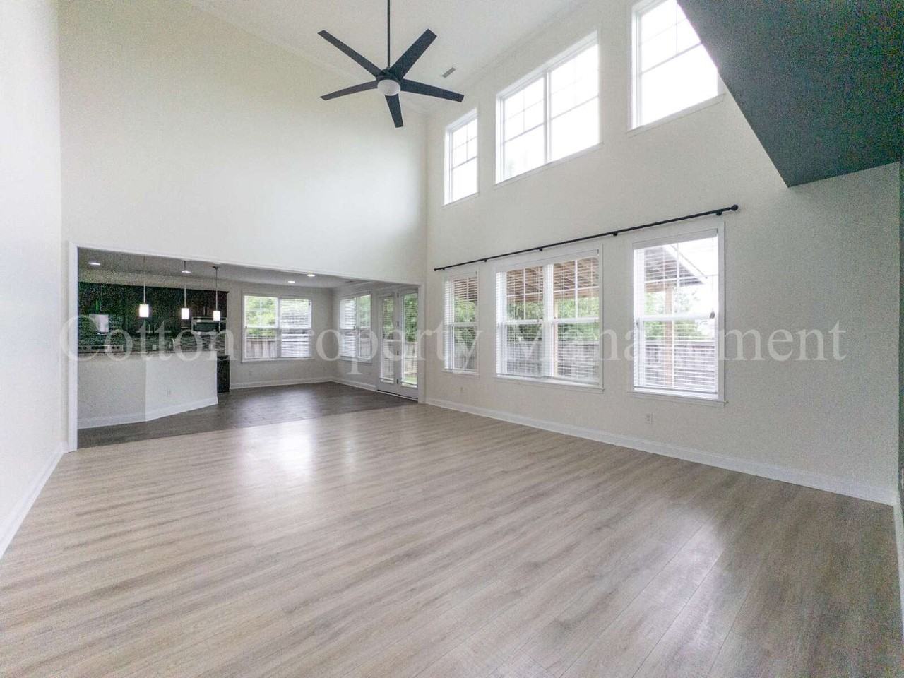 7445 Darius Dr - Photo 5 of 47