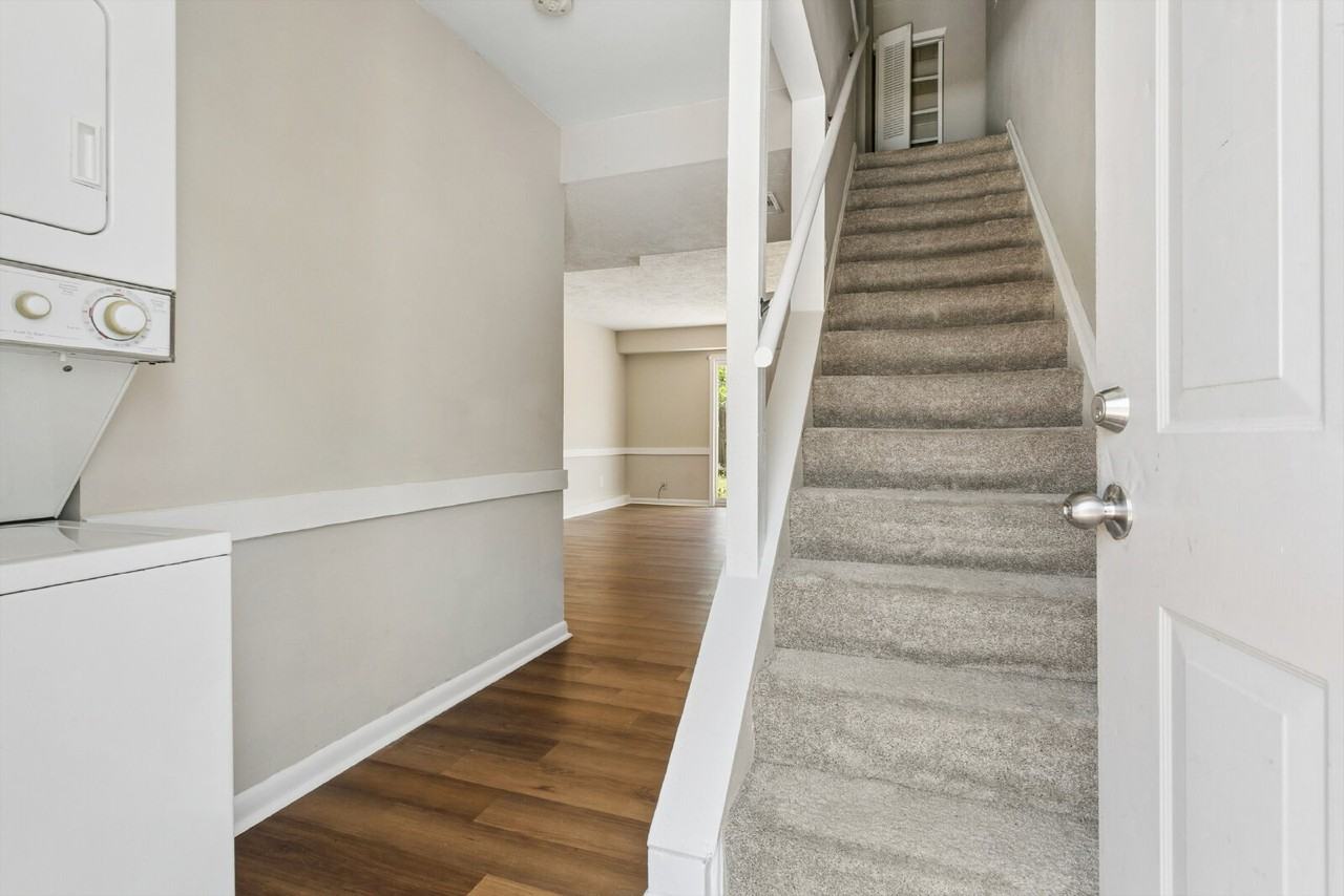 506 Genneys Way - Photo 3 of 20