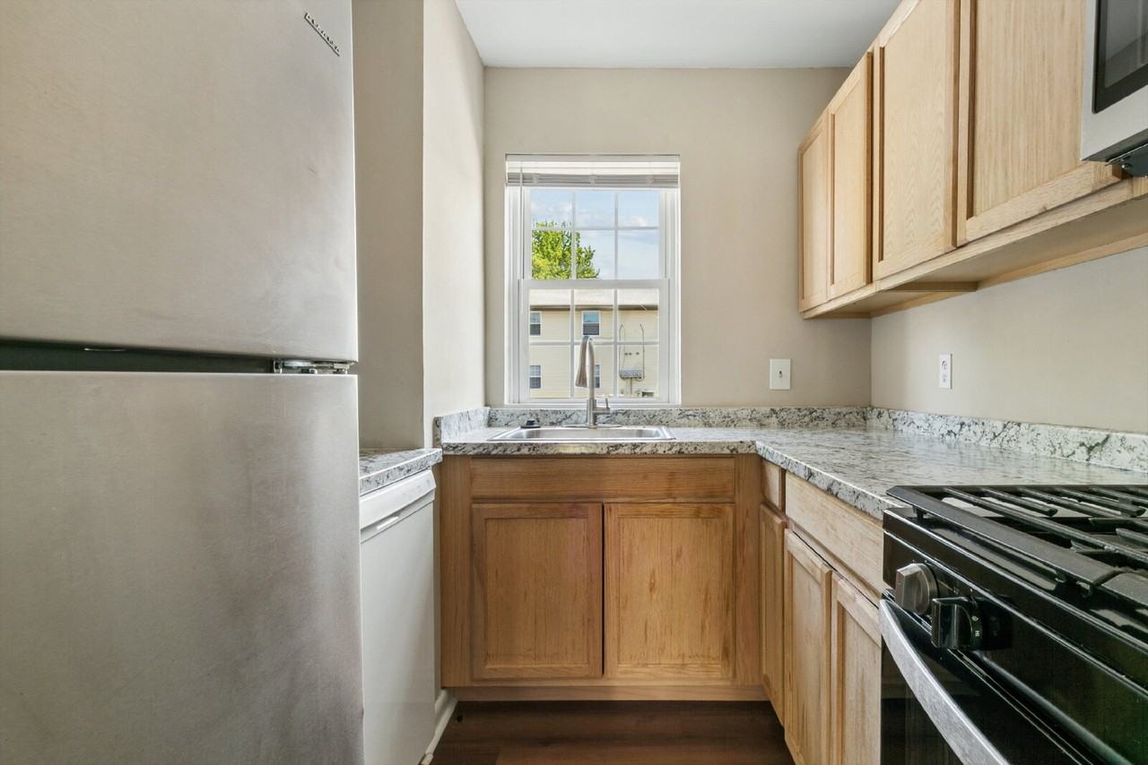 506 Genneys Way - Photo 4 of 20