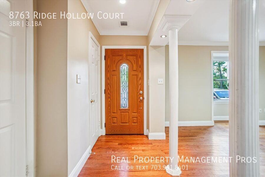 8763 Ridge Hollow Ct - Photo 2 of 31