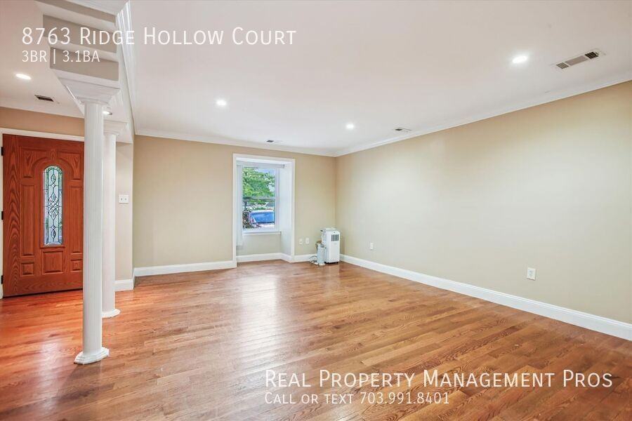 8763 Ridge Hollow Ct - Photo 4 of 31