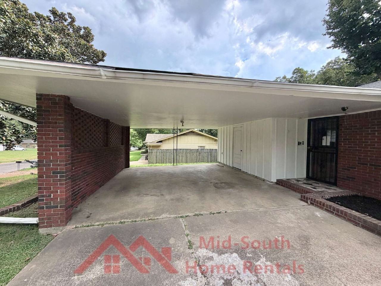 3831 Hermitage Dr - Photo 3 of 23