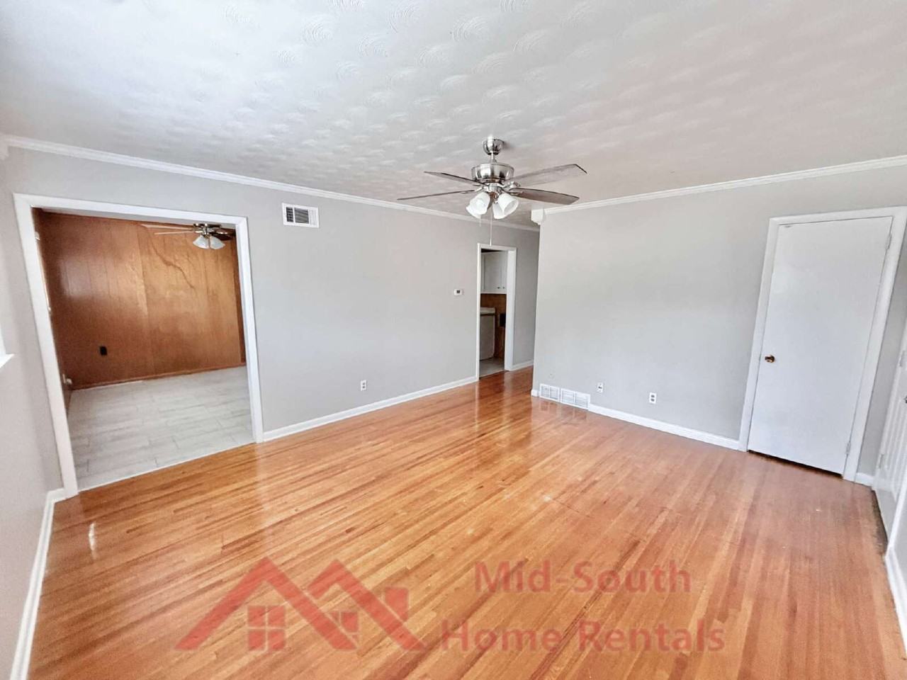 3831 Hermitage Dr - Photo 6 of 23
