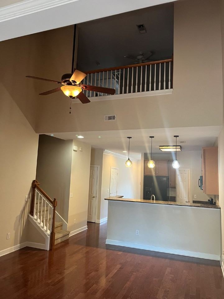 7529 Kemberton Ct - Photo 4 of 37
