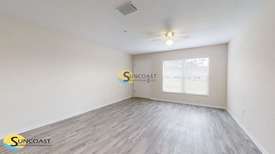 9106 N Travis Dr - Photo 3 of 24