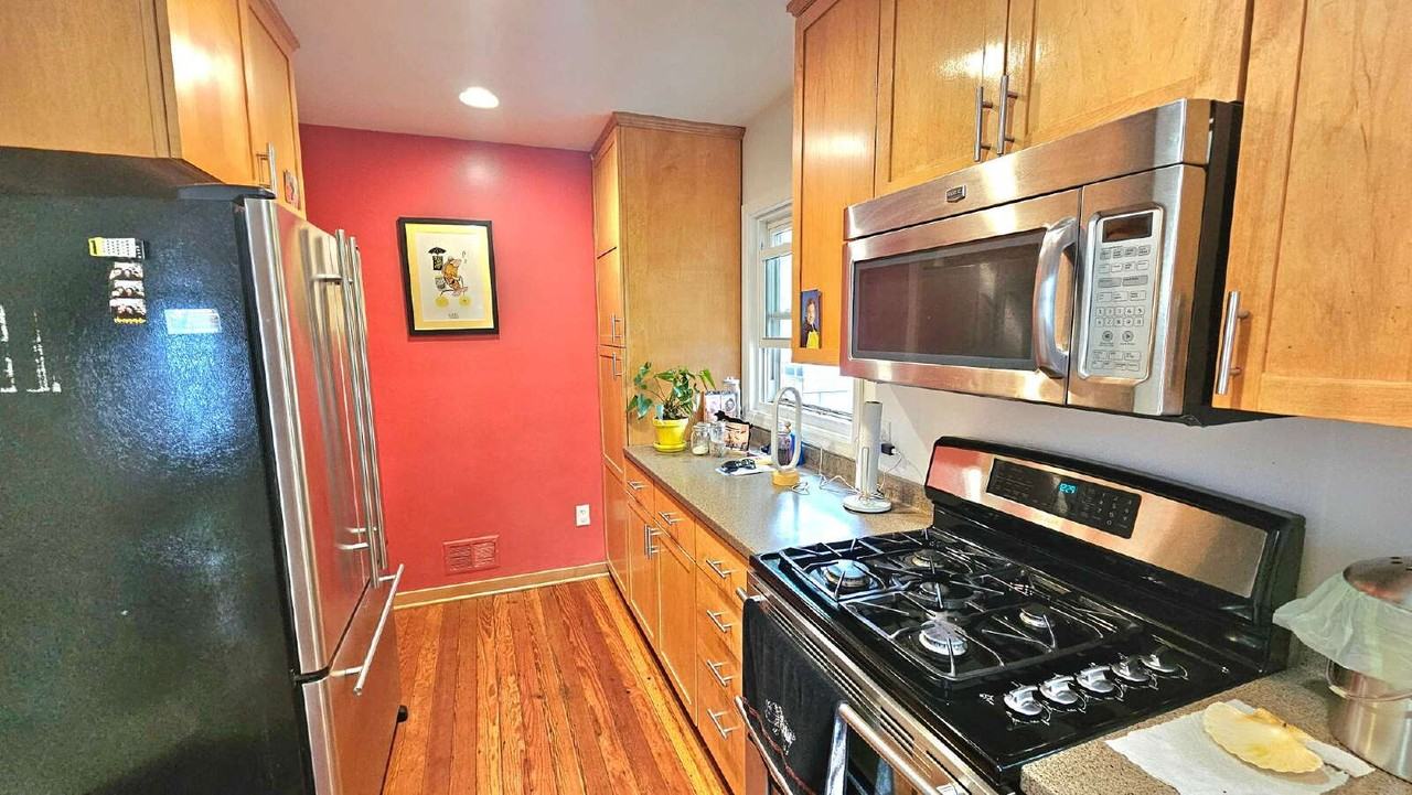 2817 Idaho Ave S - Photo 5 of 15