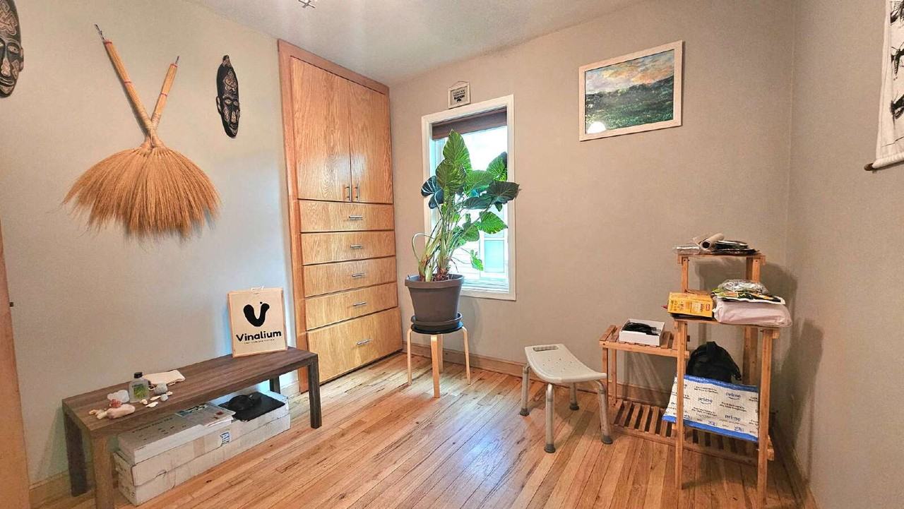 2817 Idaho Ave S - Photo 6 of 15