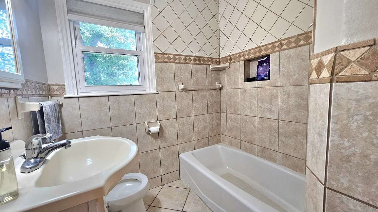 2817 Idaho Ave S - Photo 7 of 15