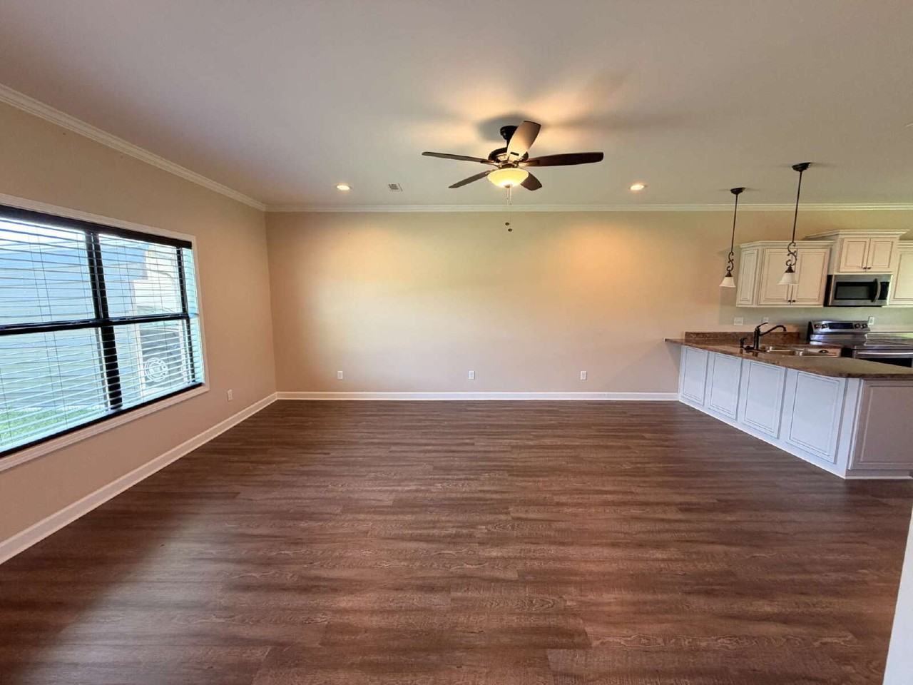 49 Gardenia St - Photo 3 of 16