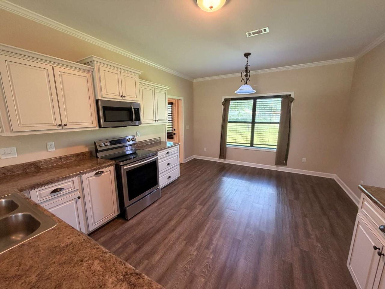 49 Gardenia St - Photo 4 of 16