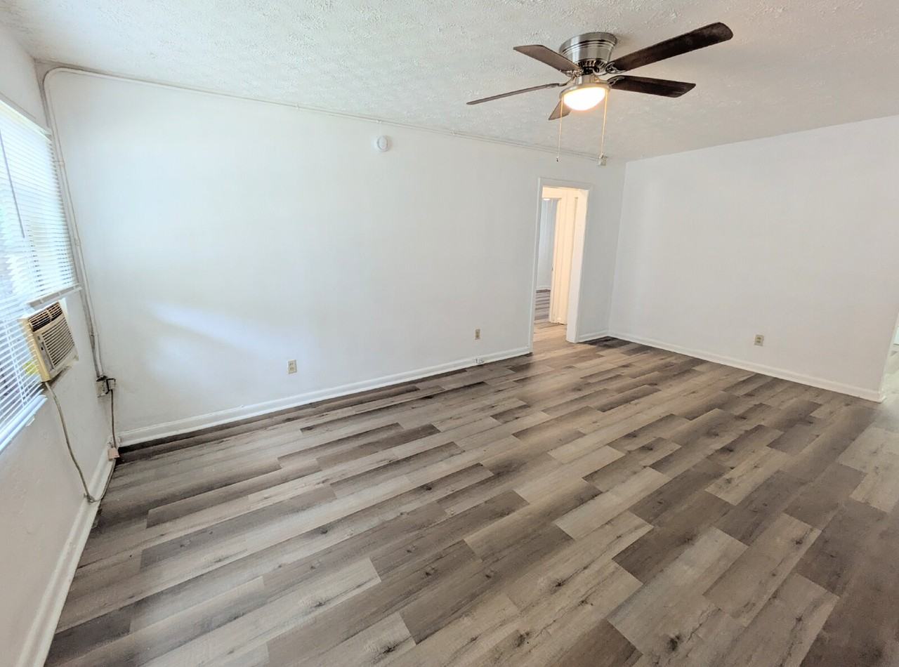 7436 Grant Ave - Photo 3 of 11