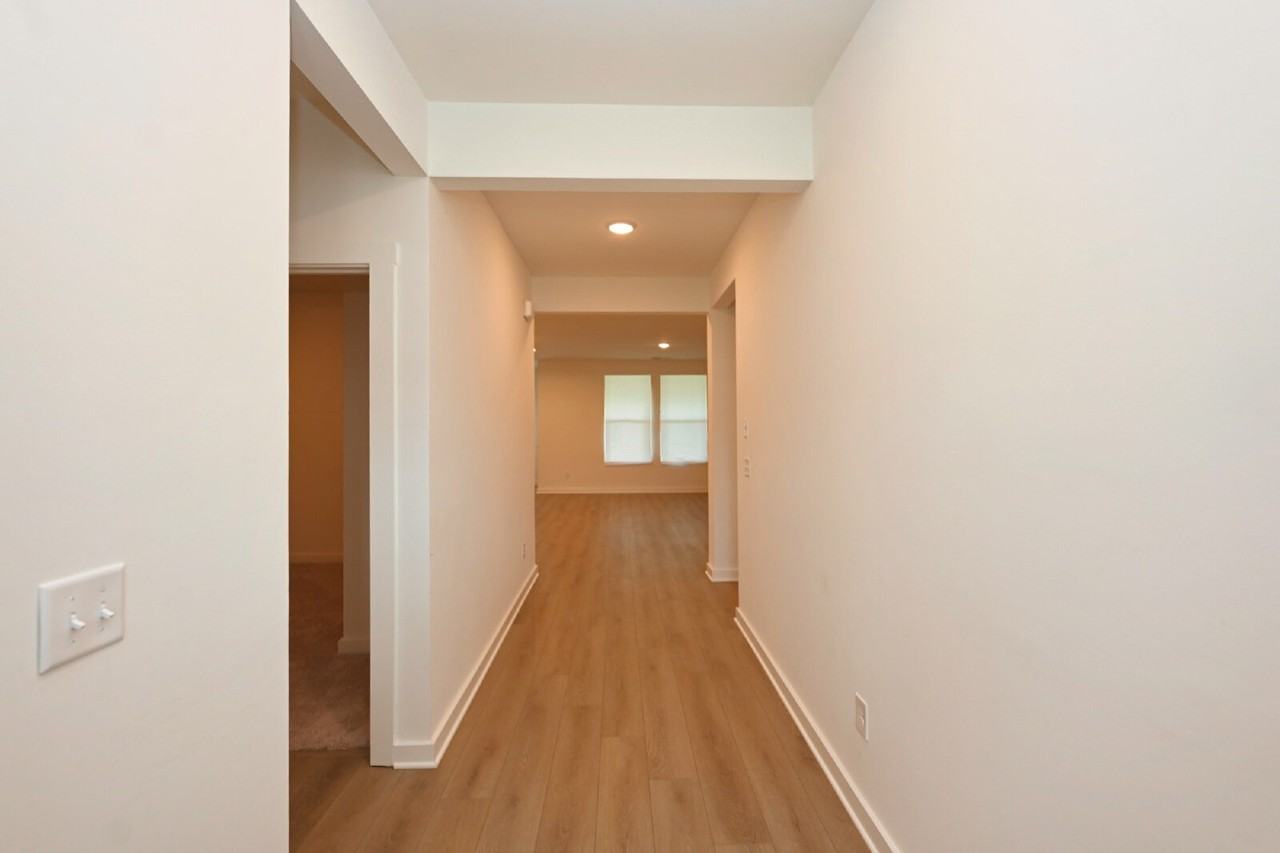 7187 Sutton Dr - Photo 4 of 49