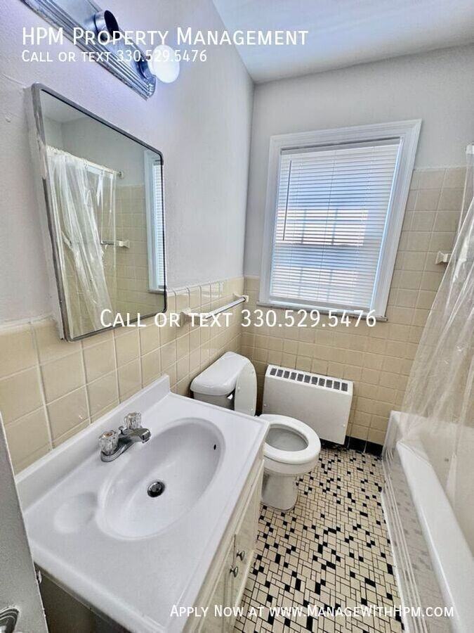 15725 Van Aken Blvd #M108 - Photo 5 of 8