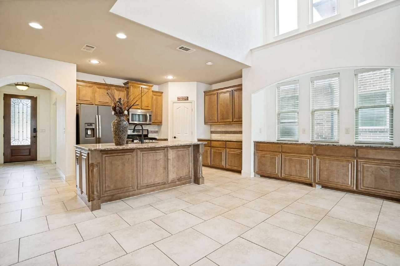 1204 E Shawnee Dr - Photo 7 of 26