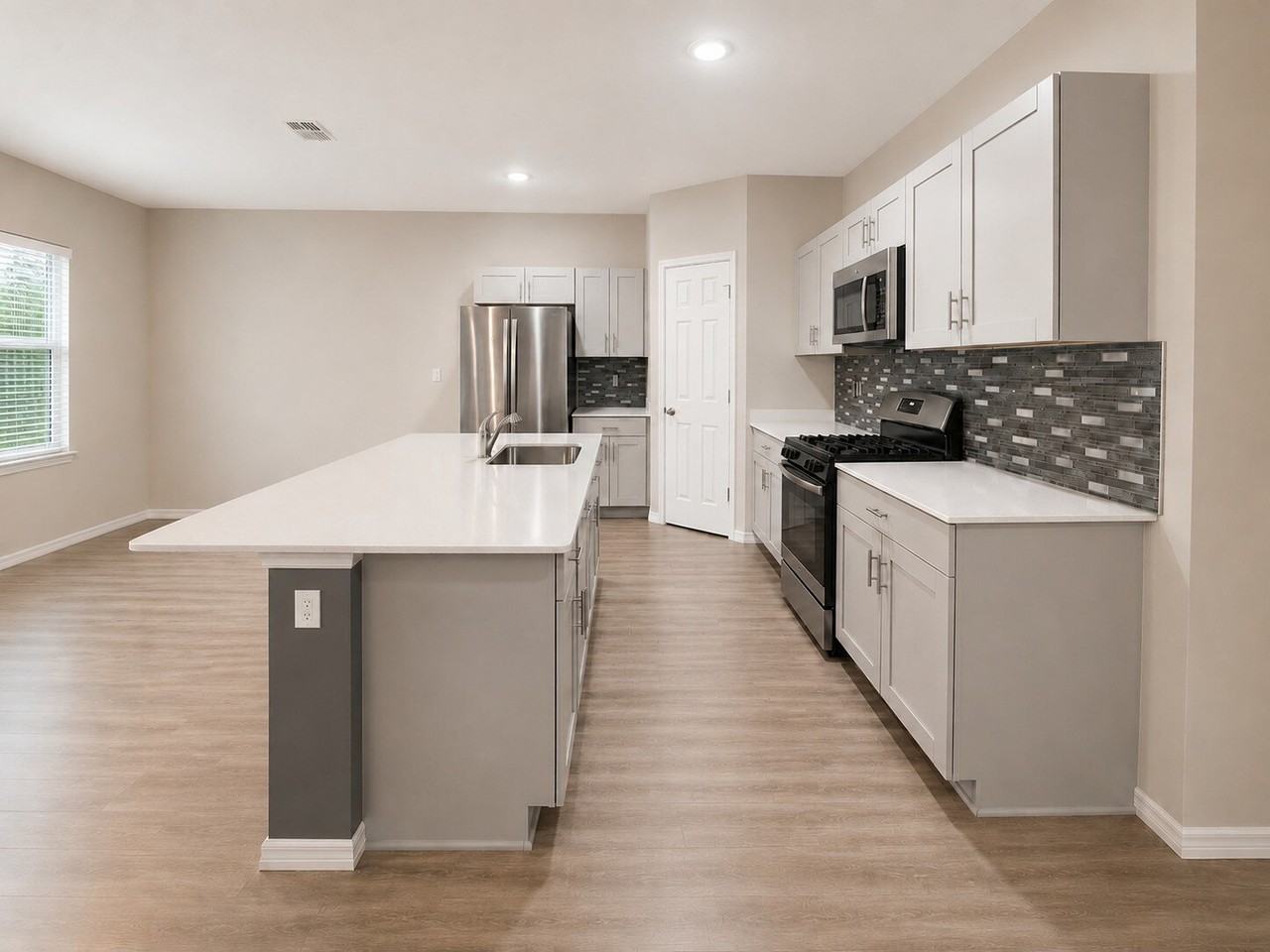 13029 Oak Hill Way - Photo 6 of 18