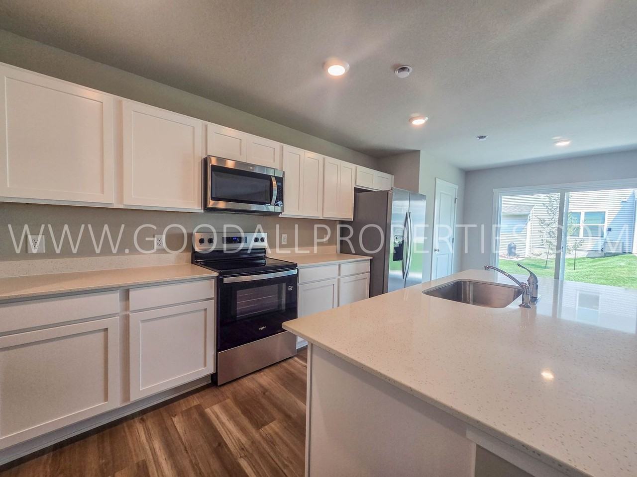 3595 Pershing Ln - Photo 2 of 19