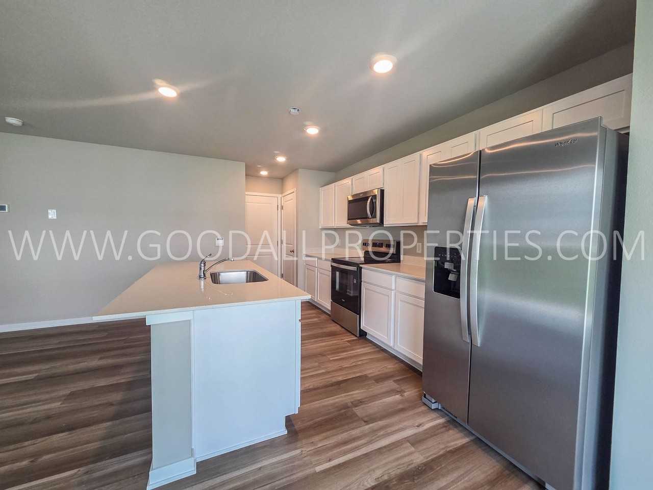 3595 Pershing Ln - Photo 7 of 19