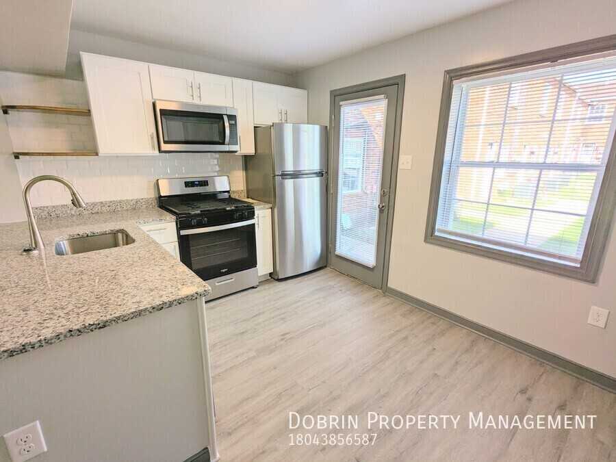 2001 Lakeview Ave #B - Photo 3 of 10