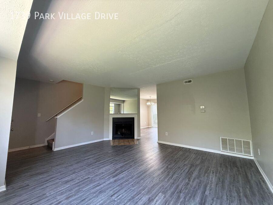 1739 Park Village Dr - Photo 3 of 31