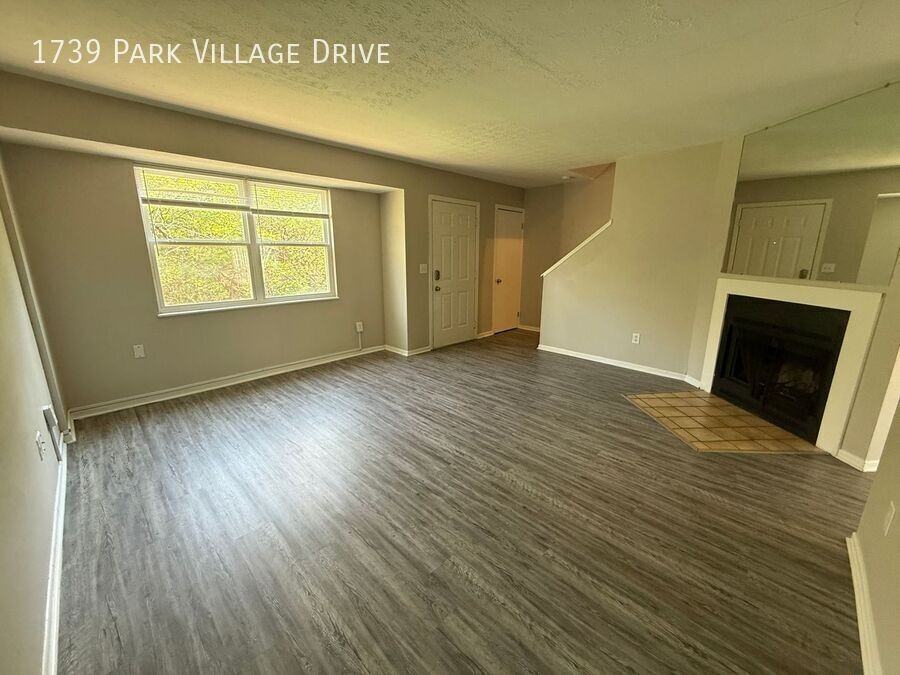 1739 Park Village Dr - Photo 5 of 31