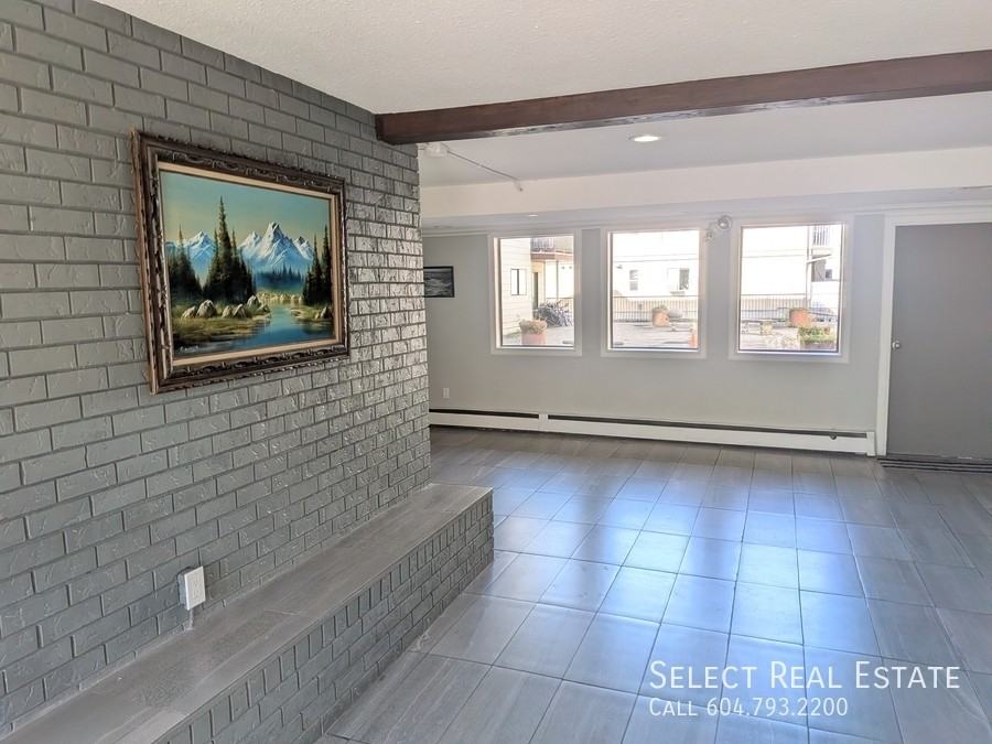 45749 Spadina Ave #203 - Photo 2 of 13