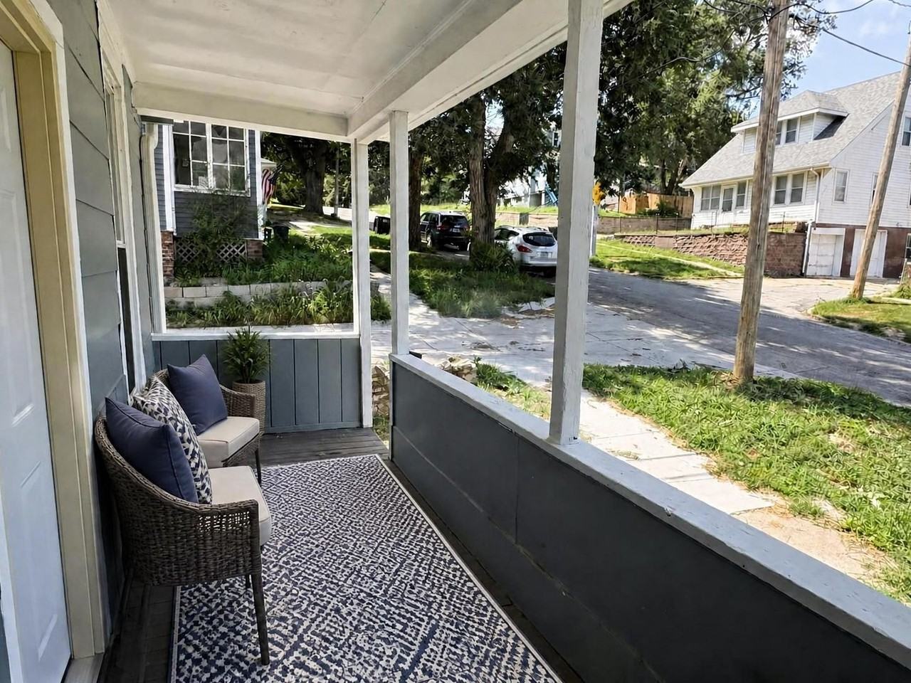 1411 Center St - Photo 2 of 19