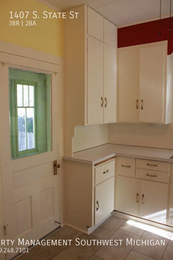 1407 S State St - Photo 6 of 18