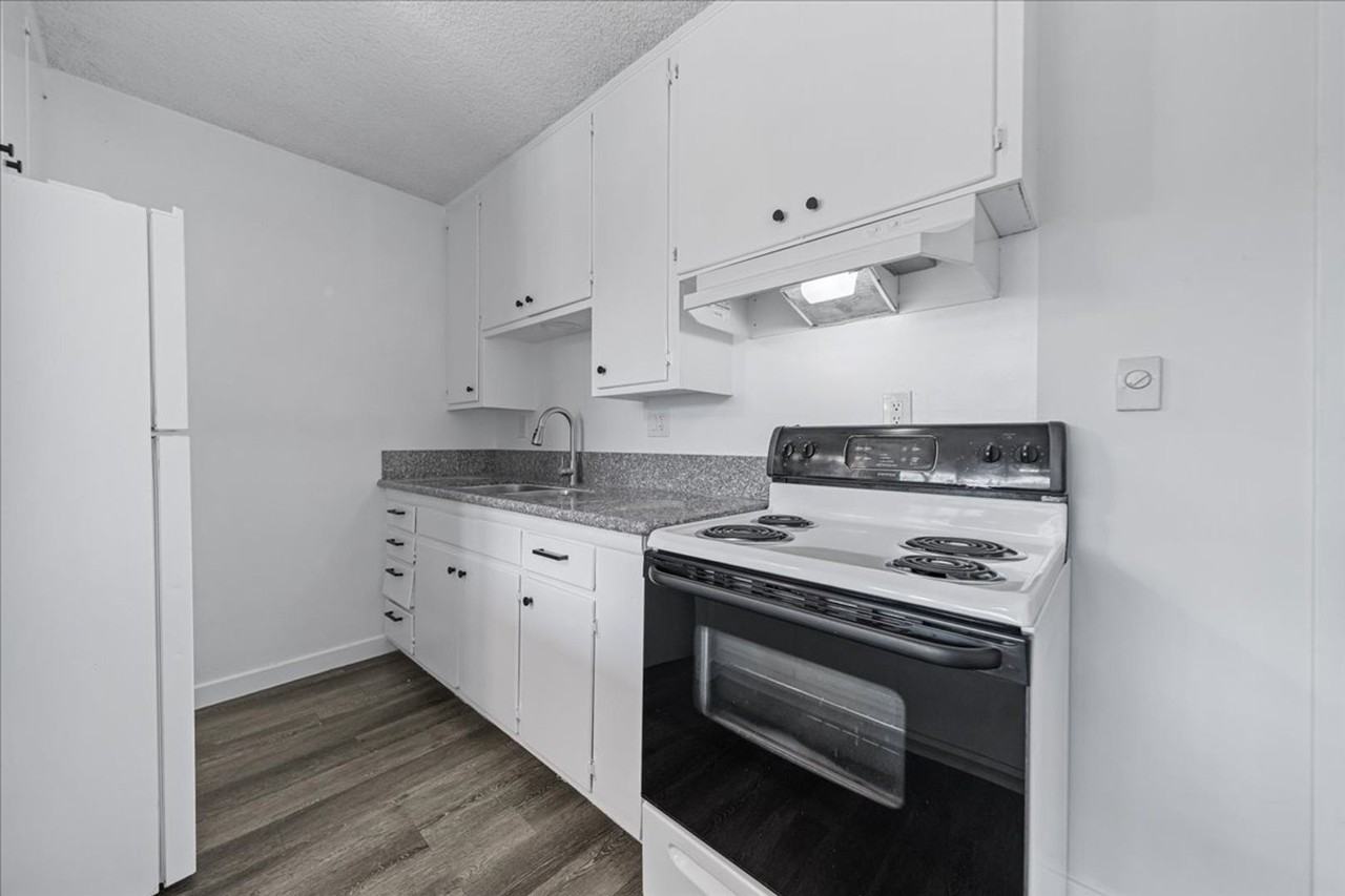 1626 Pine Ave #J - Photo 4 of 15