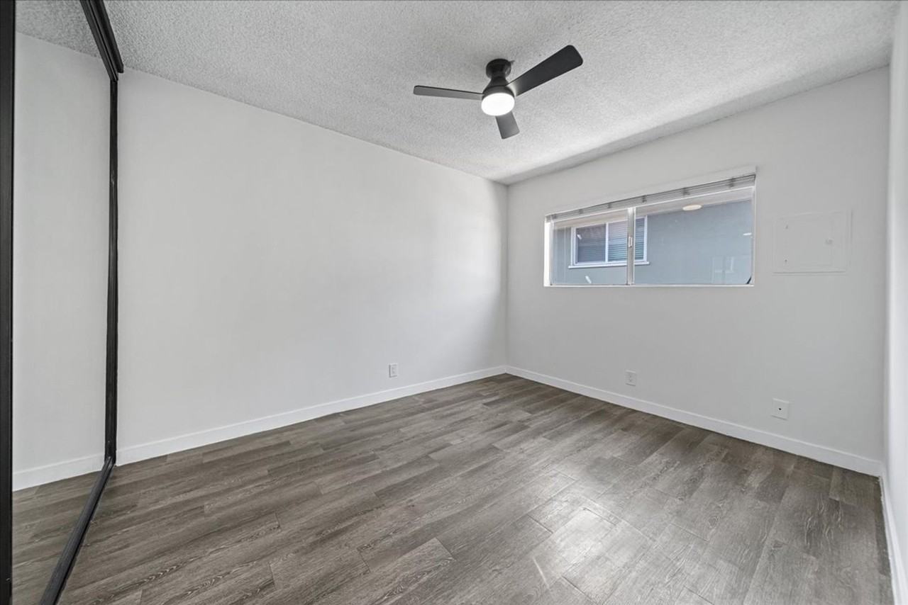 1626 Pine Ave #J - Photo 7 of 15