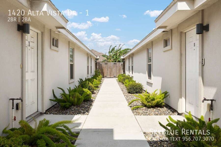 1420 Alta Vista Dr #1 - Photo 6 of 9