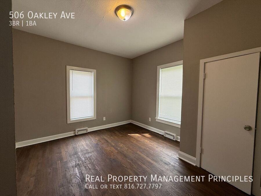 506 Oakley Ave - Photo 2 of 12