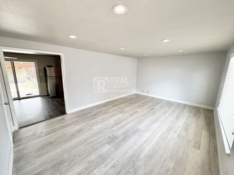 315 Galena St - Photo 2 of 25