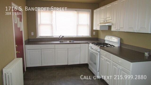 1716 S Bancroft St - Photo 3 of 6