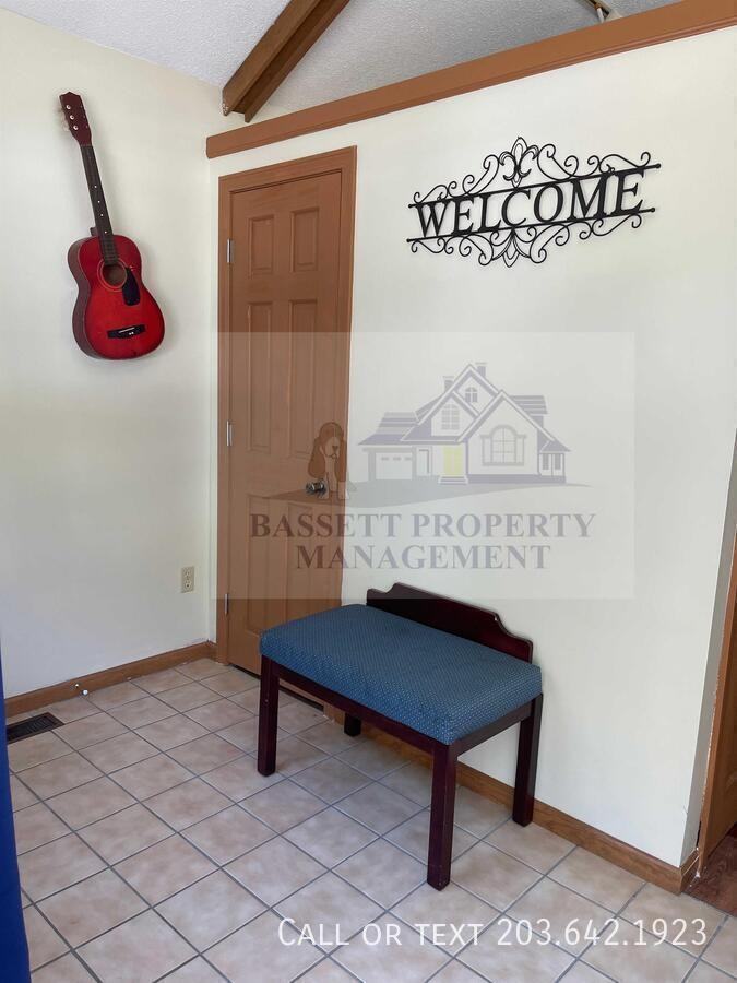 3320 Dixwell Ave - Photo 4 of 38
