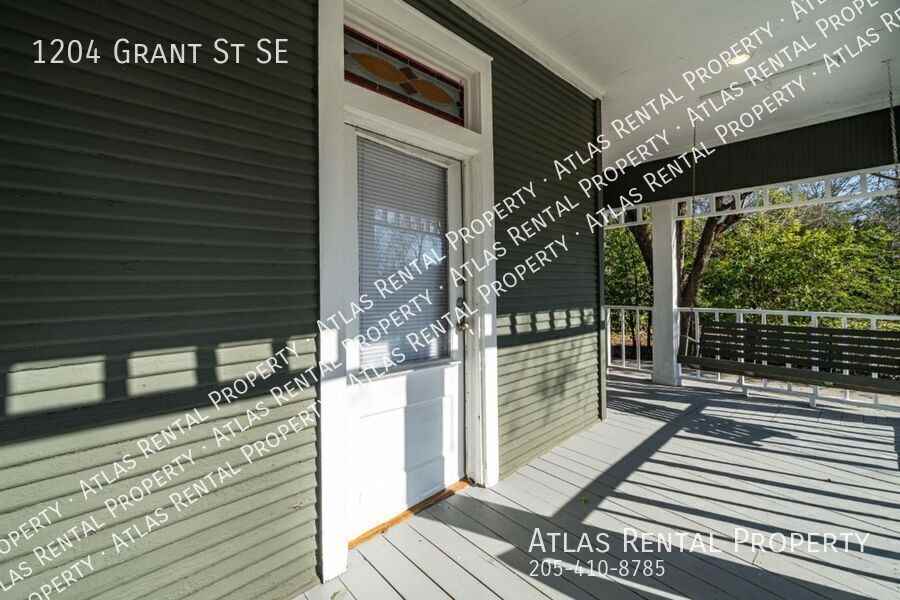 1204 Grant St Se - Photo 5 of 18