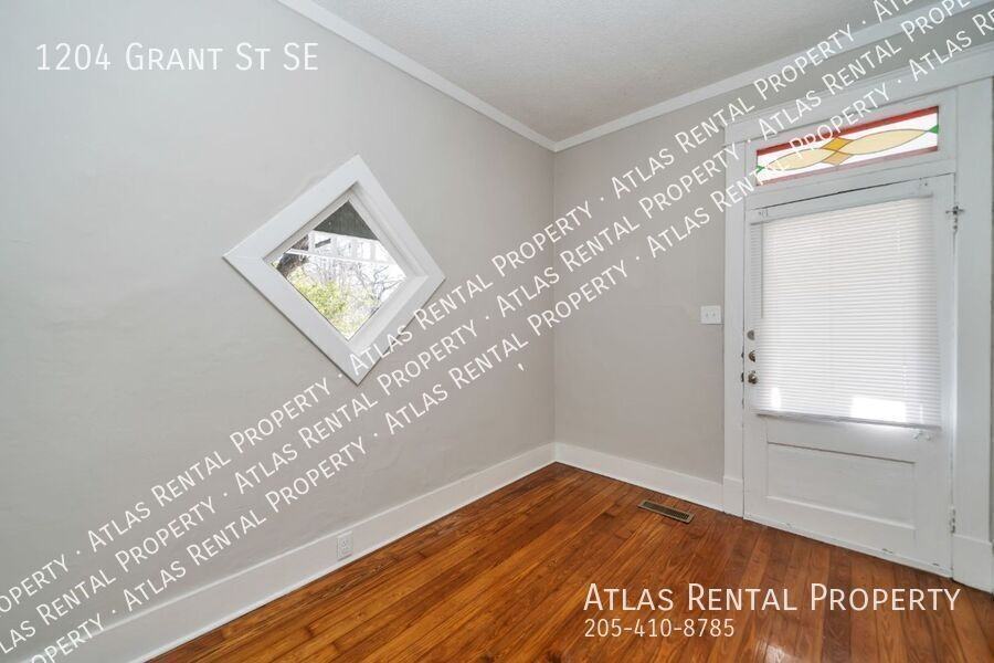 1204 Grant St Se - Photo 6 of 18